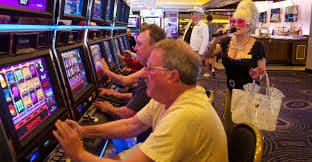 Pasar taruhan bola lengkap di QQCuan Slot – handicap, over under, dan parlay tersedia